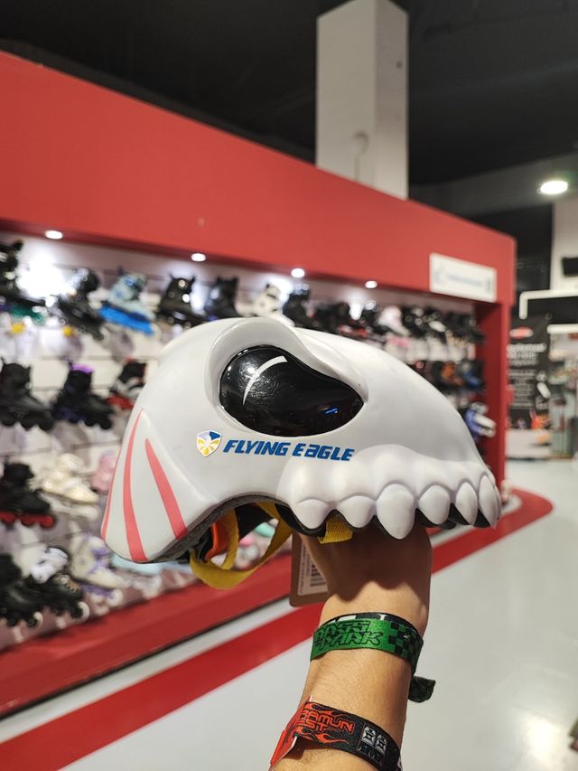 Casco FLYING EAGLE KT Shark 2hand 48-54cm