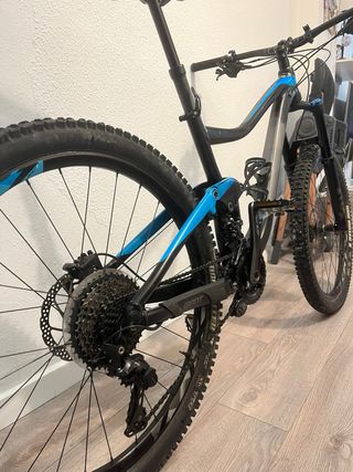 Bicicleta Giant MTB doble 