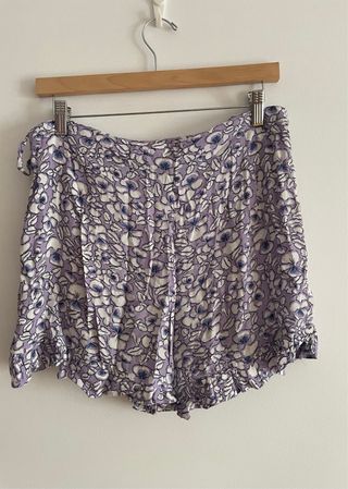 Shorts Falda Flores Violeta