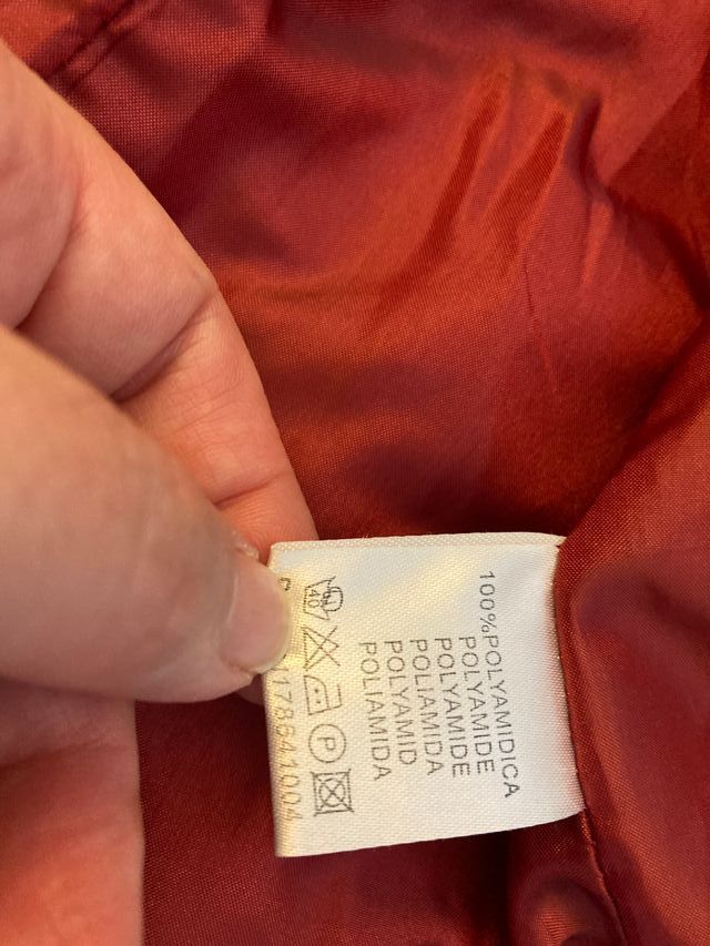 Giubbino invernale rosso taglia M .