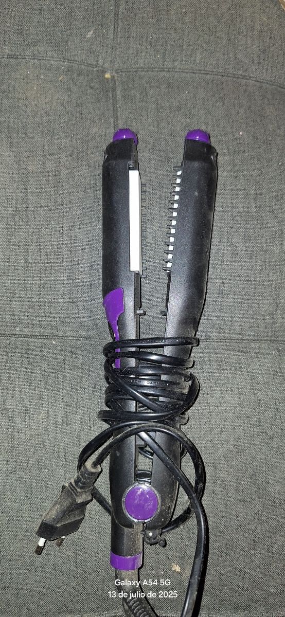 Plancha Pelo Negra y Morada