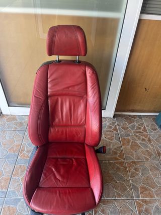 Banco BMW E92 Vermelho (Direito).