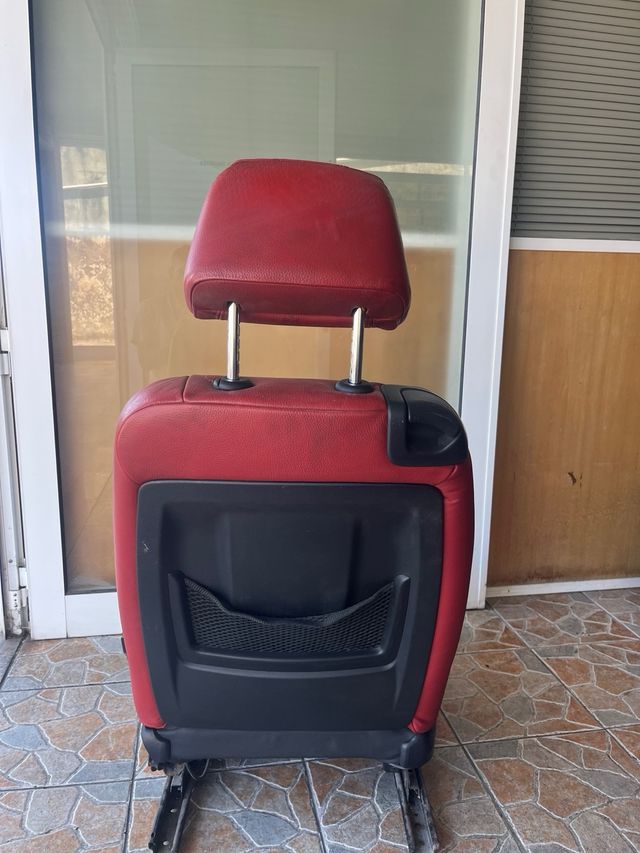 Banco BMW E92 Vermelho (Direito).