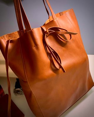 Bolso tote de piel italiana marrón oscuro