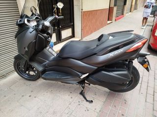 Yamaha XMAX 300 - Gris Oscuro 2018