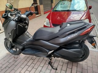 Yamaha XMAX 300 - Gris Oscuro 2018