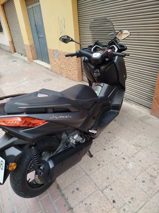 Yamaha XMAX 300 - Gris Oscuro 2018