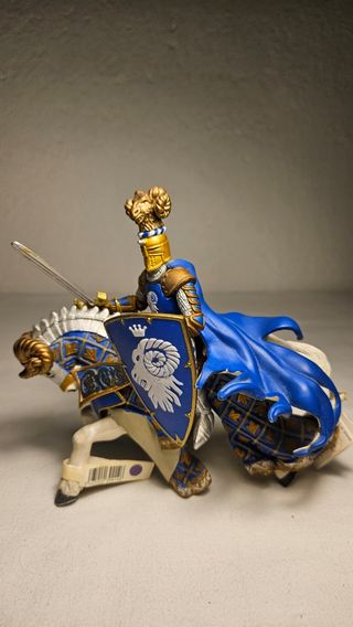 Coppia di Cavalieri Medioevali di Papo Weapon Mast