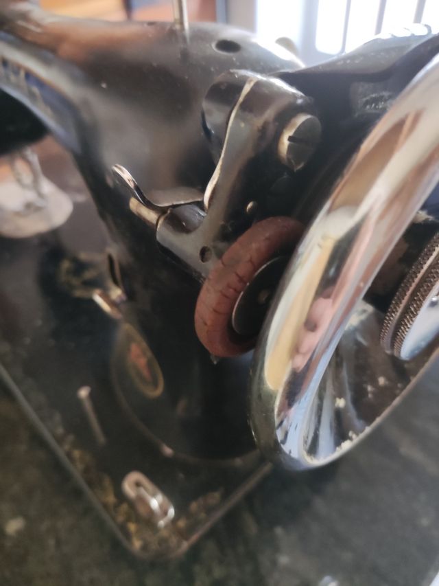 Máquina de coser Alfa antigua