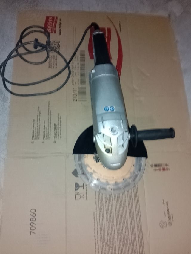 Amoladora Kinzo 2200W - herramienta