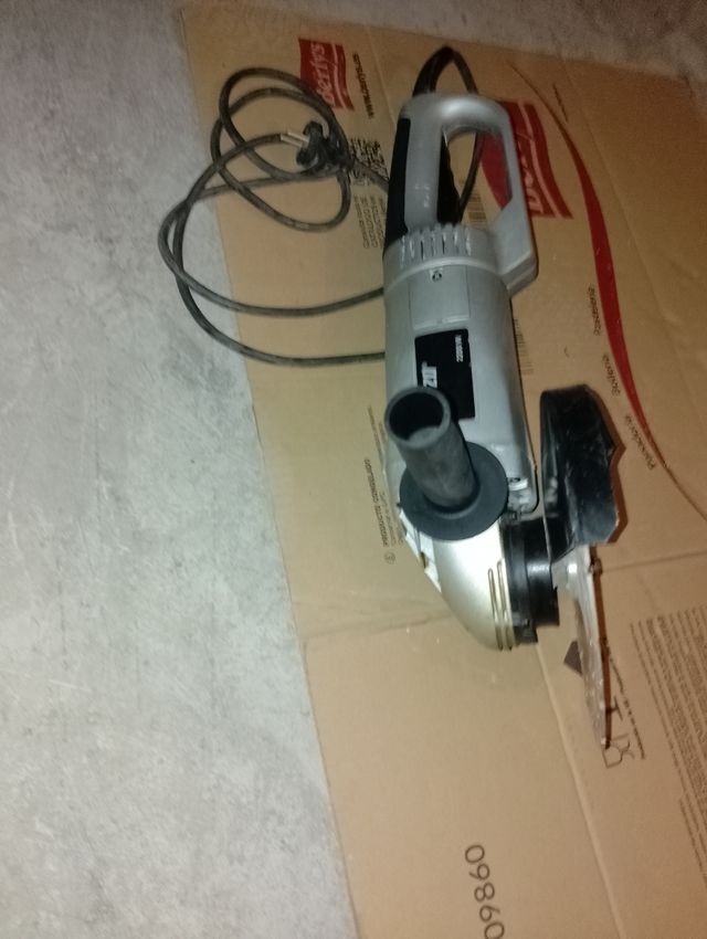 Amoladora Kinzo 2200W - herramienta