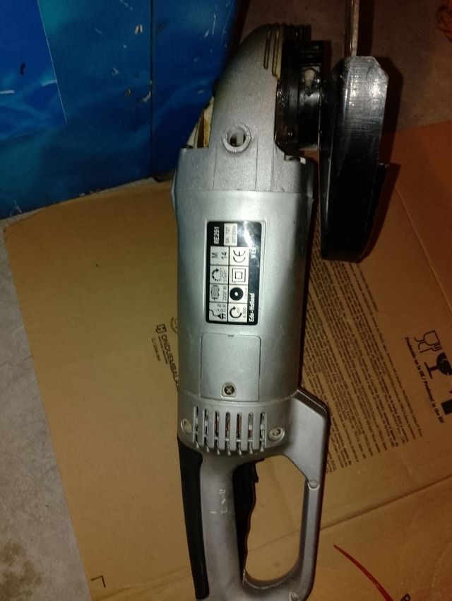 Amoladora Kinzo 2200W - herramienta