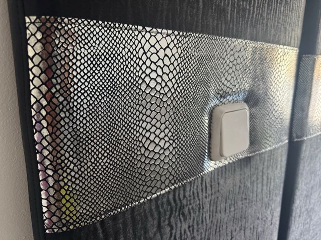 CABECERO CAMA, CÓMODA ,MESILLAS Y ESPEJOS