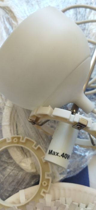 Lámpara colgante blanca diente león