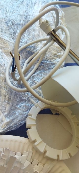 Lámpara colgante blanca diente león