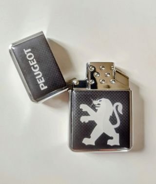 Cimelio Peugeot in metallo (carico e funzionante) 