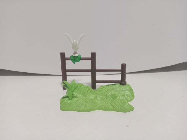 PLAYMOBIL Valla Con Paloma y Hierba