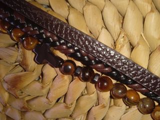 Pulsera de cuero y perlas 23cm
