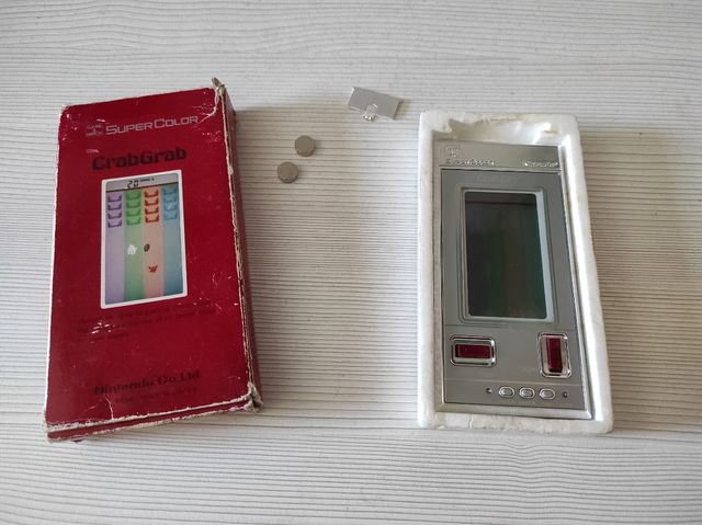 Nintendo Crab Grab Game & Watch Super Color 1984