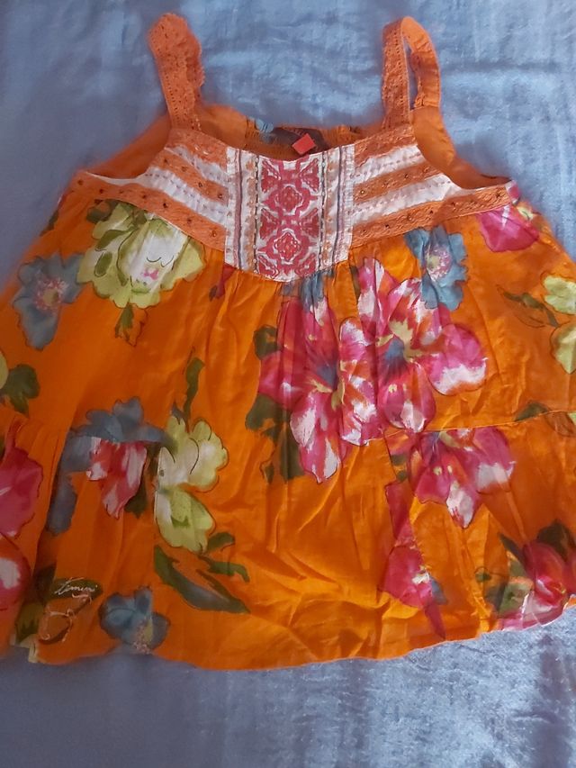 Camiseta tirantes niña flores..con vuelo