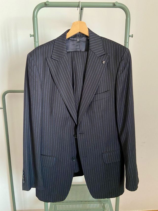 Traje Zara azul marino raya diplomática