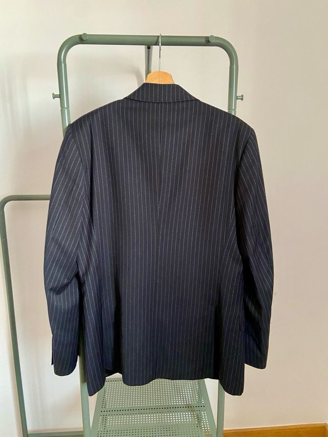 Traje Zara azul marino raya diplomática