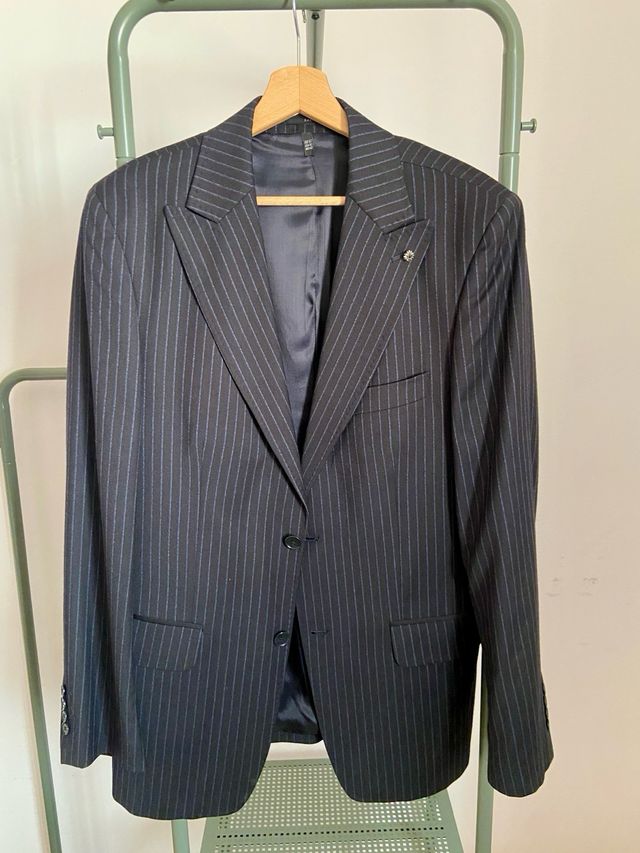 Traje Zara azul marino raya diplomática