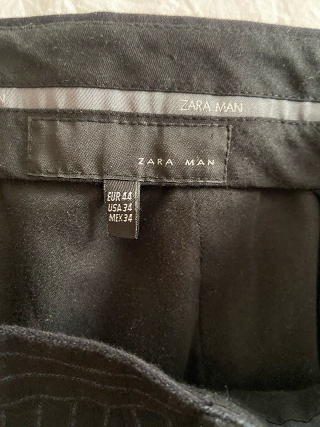 Traje Zara azul marino raya diplomática