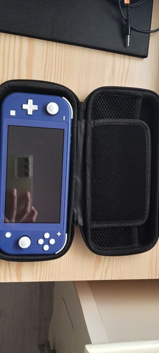 Nintendo Switch Lite viola magicamente incredibile