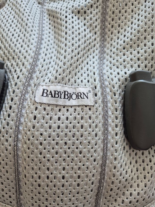 Portabebés Babybjörn One Air Gris Modelo TOP