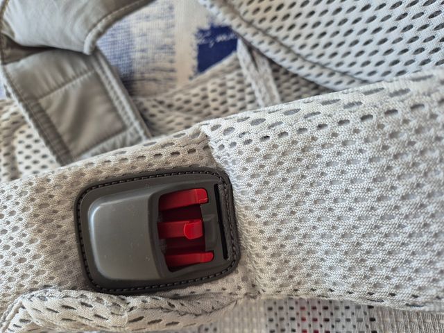 Portabebés Babybjörn One Air Gris Modelo TOP