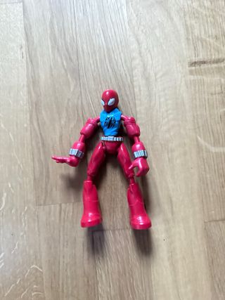 5 figuras acción: Batman, Spiderman...