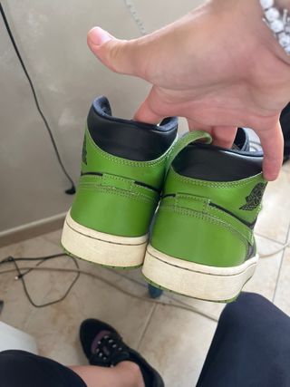 Jordan 1 Mid - Nere e Verdi