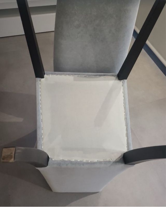 Vitrina, aparador, sillas y mesa color wenger