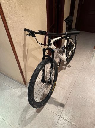 Megama Factory 30: Bicicleta Carbono