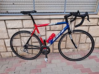 Bicicleta Carretera BH Oquina Talla 56 con rodillo
