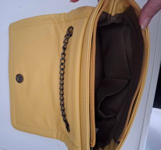 Bolso color  mostaza no original 