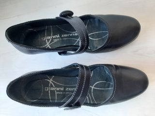 Sandalias Geox y zapatos tacón 37