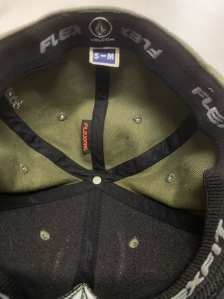 Gorra Volcom Negra y Verde