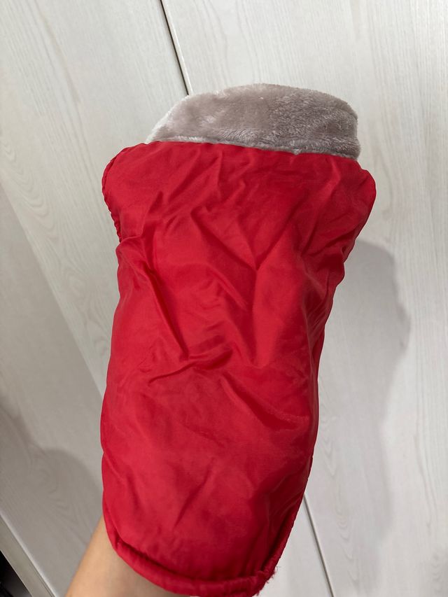 Abrigo rojo perro pequeño