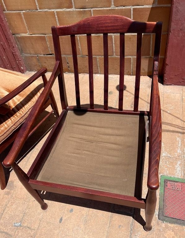 Sillones antiguos de terciopelo