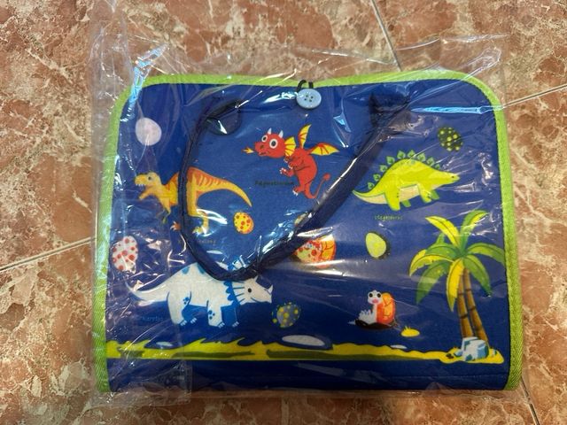 Maleta Montessori: Dinosaurios & ABC