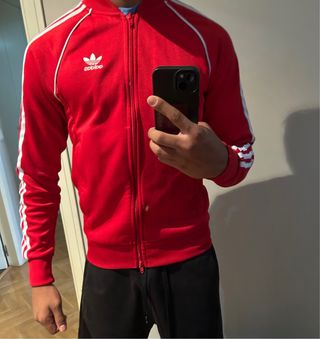 Chaqueta Adidas roja 