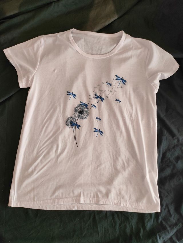 Camiseta blanca libélulas diente león