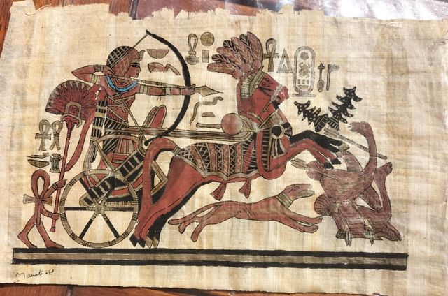 Scena di caccia al papiro dipinta a mano di Tutankhamon