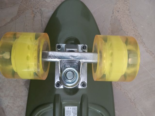 Skateboard Skids Control 24"