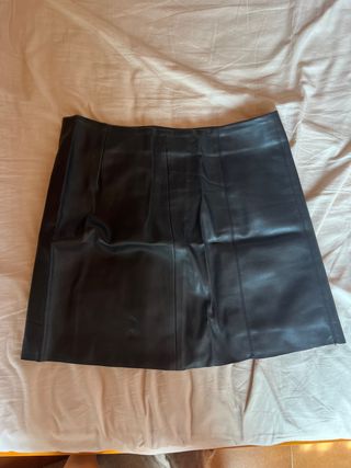 Falda negra cuero - M