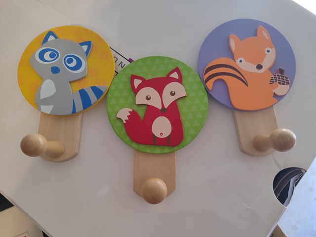 Perchero infantil madera animales