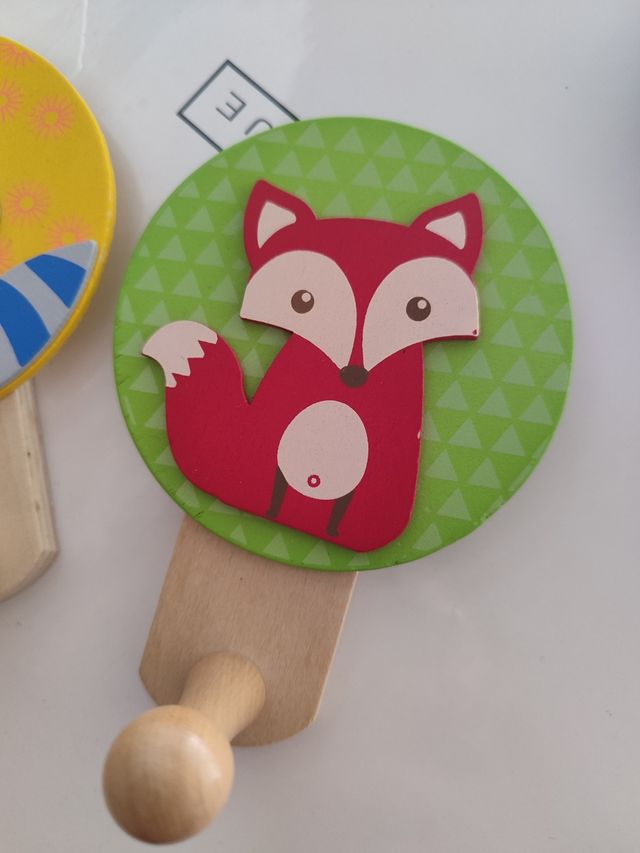 Perchero infantil madera animales