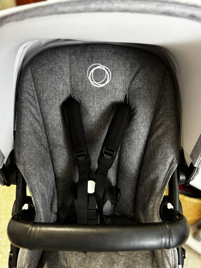Bugaboo Fox Gris, silla y capazo